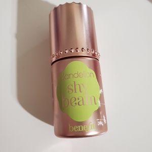 Benefit Dandelion Shy Beam